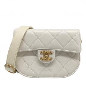CHANEL（シャネル）マトラッセ ラウンドムーン メッセンジャー