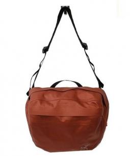 Arc'teryx オレンジ メッセンジャーバッグ Arc'teryx オレンジ メッセンジャーバッグ ARC'TERYX（ショルダー