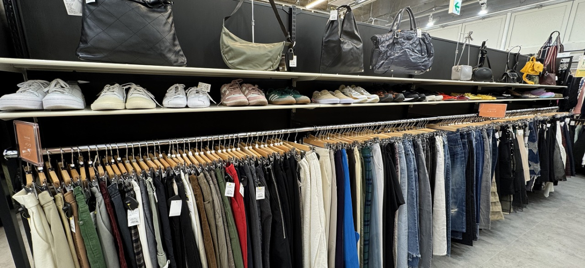 レディースカジュアルコーナー