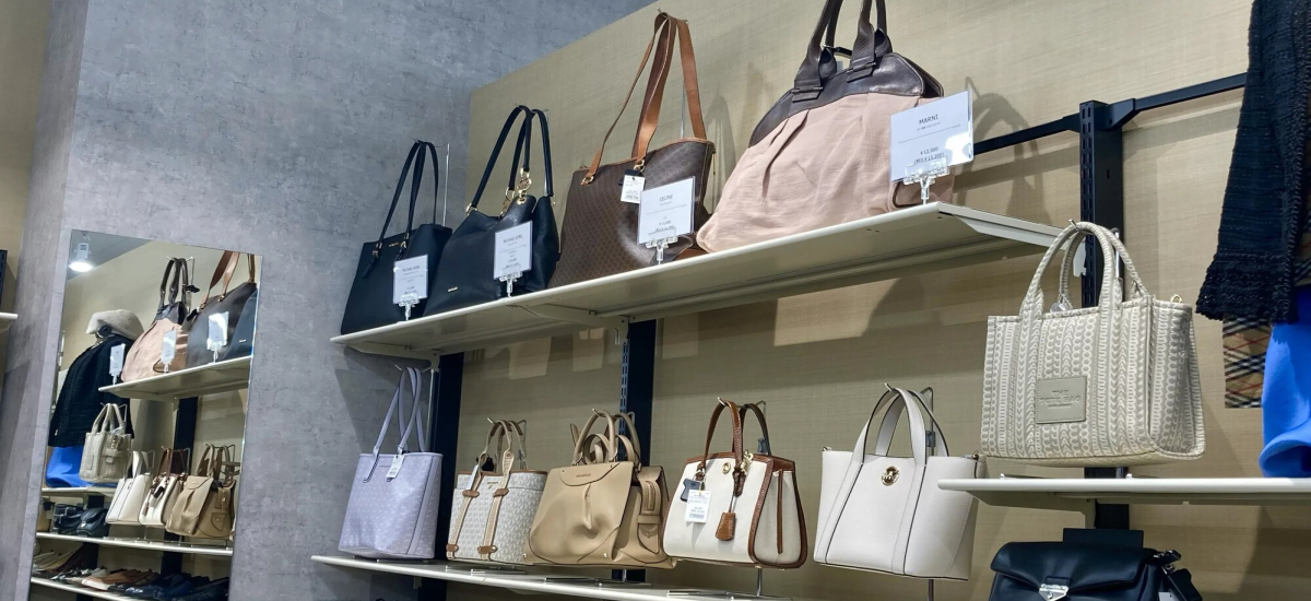 トレンドアイテムが充実!セレクトブランドからキャリアブランドまで、幅広く取り揃えたレディースコーナー