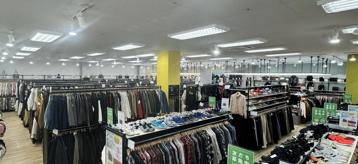 トレファクスタイルの中でも大型店舗のひとつで、広々とした売り場が魅力の店舗です。