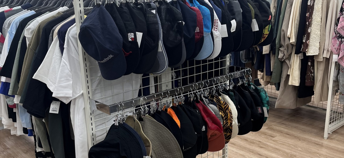 服飾小物コーナーも盛りだくさん