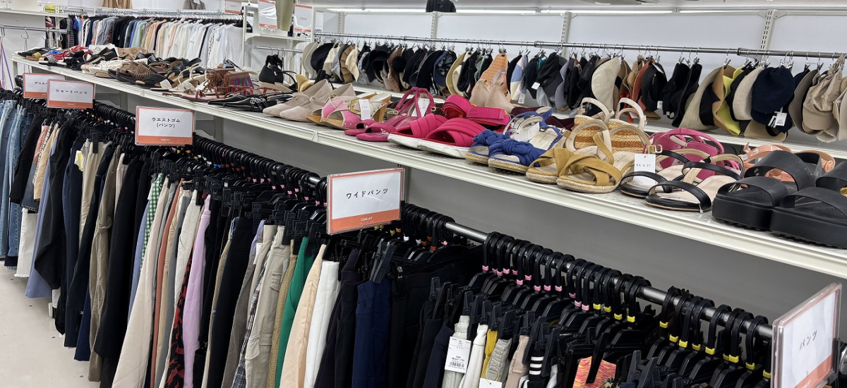 約1万点以上の店内商品で、お客様をお出迎えします。