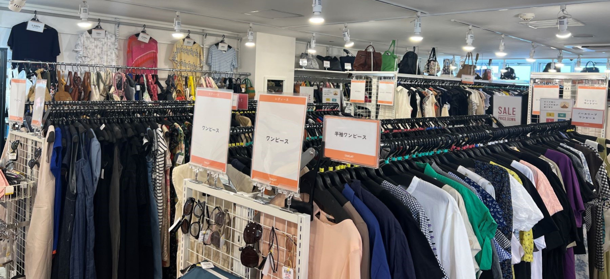 カジュアルからキレイめまで、豊富なアイテムがお買い得価格で盛りだくさん
