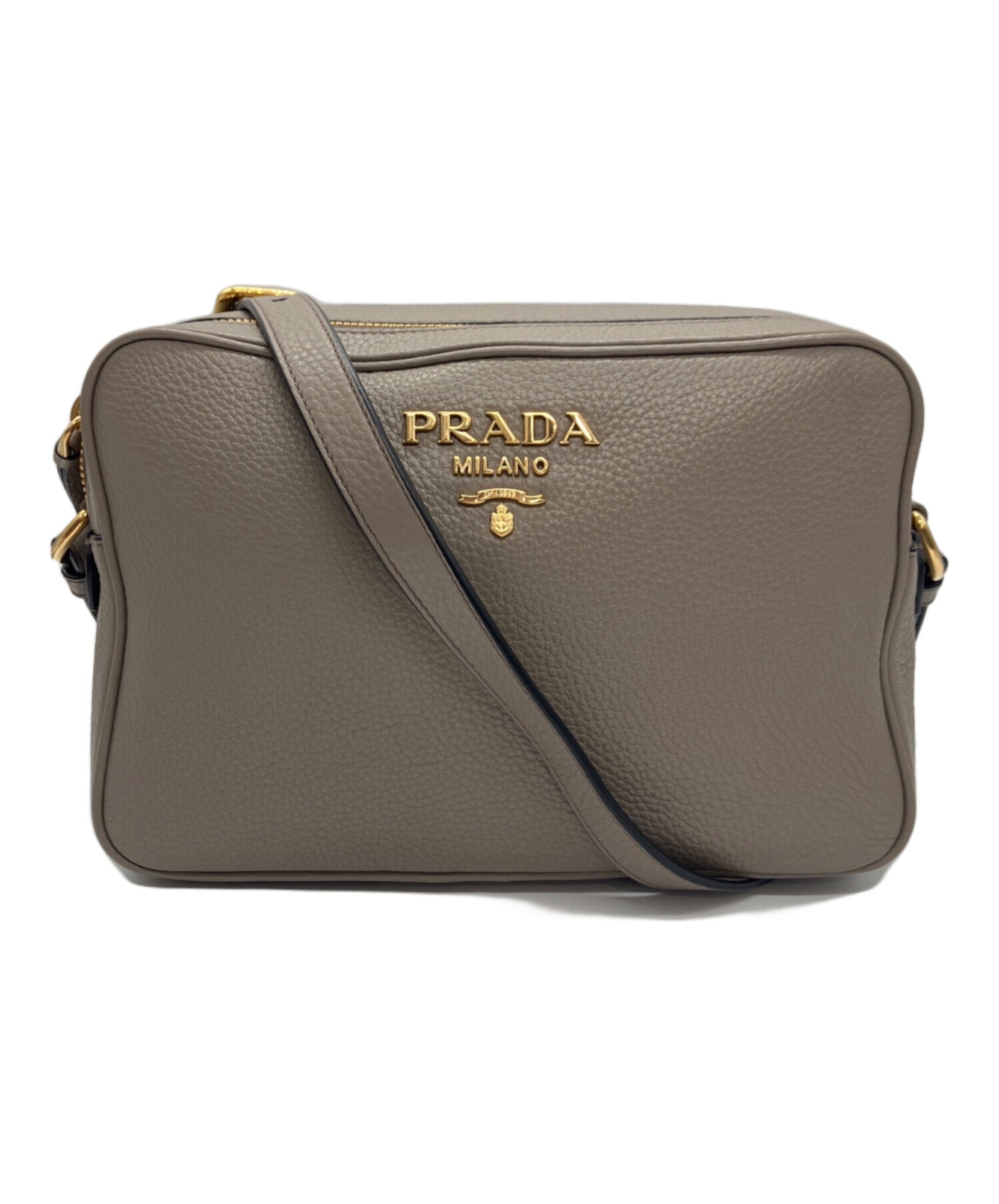 プラダ PRADA / プラダ】VITELLO PHENIX|大人の余裕を纏う、上質ベージュの