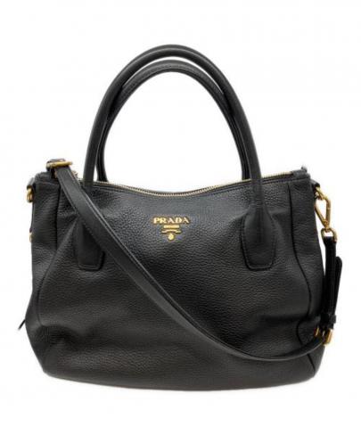「ラグジュアリーブランドのPRADA 」