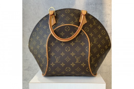 「ラグジュアリーブランドのLOUIS VUITTON 　 」