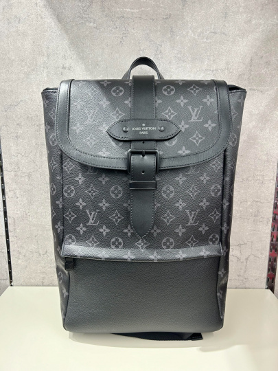 「ラグジュアリーブランドのLOUIS VUITTON 」