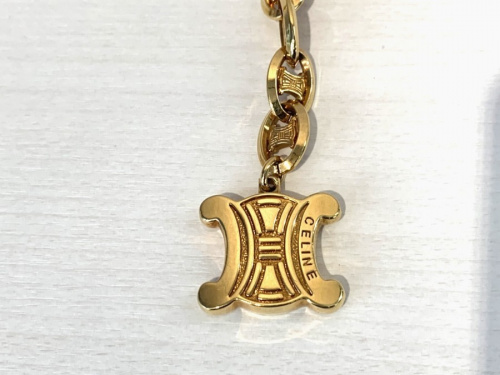 セリーヌのアクセサリー