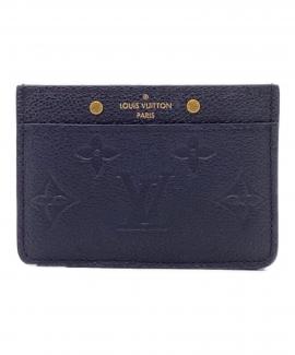 「ラグジュアリーブランドのLOUIS VUITTON 」