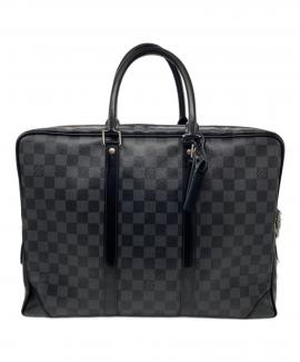 「ラグジュアリーブランドのLOUIS VUITTON 」