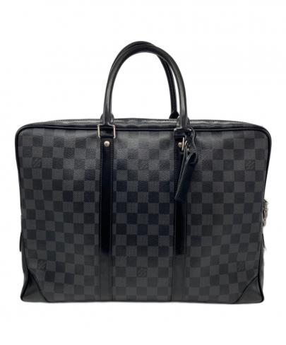 「ラグジュアリーブランドのLOUIS VUITTON 」