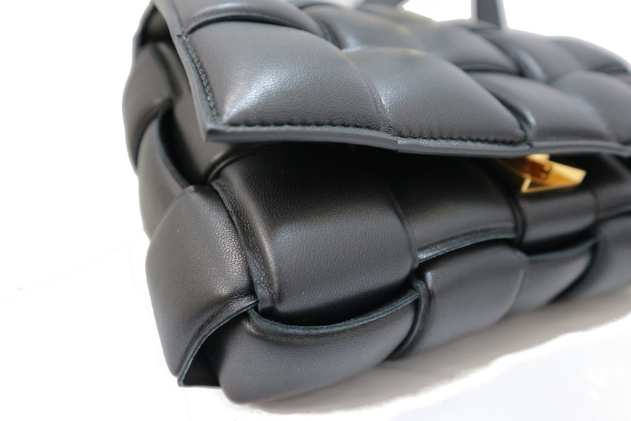 現行品】-Bottega Veneta ボッテガヴェネタ-パデッドカセットが