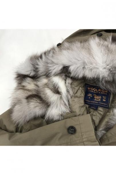 「アウトドアブランドのWOOLRICH 」