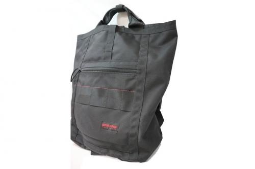 ブリーフィングのバックパック