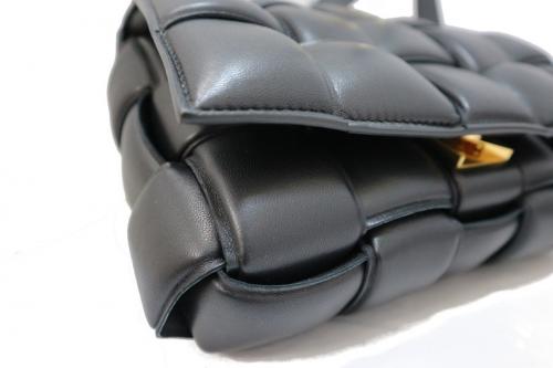 ボッテガベネタのショルダーバッグ