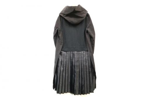 レキサミのバックプリーツコート