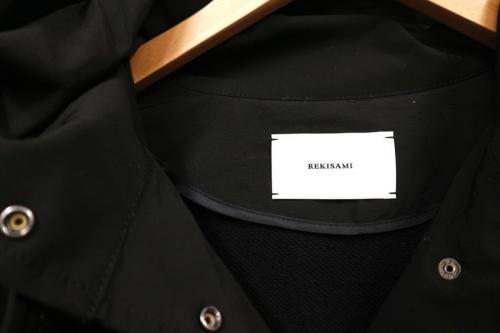 バックプリーツコートのレディース