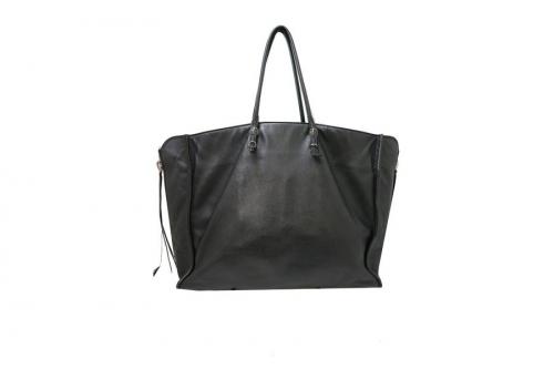 バレンシアガのペーパー