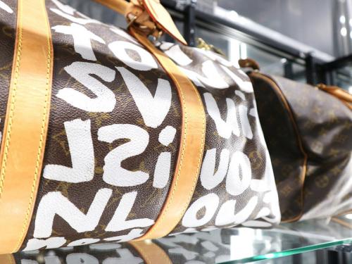 LOUIS VUITTON 　のルイ ヴィトン　