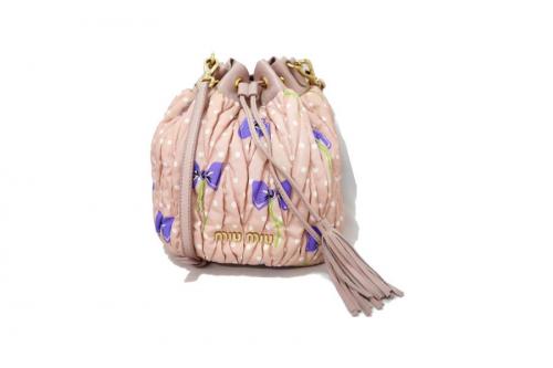 MIU MIUのミュウミュウ