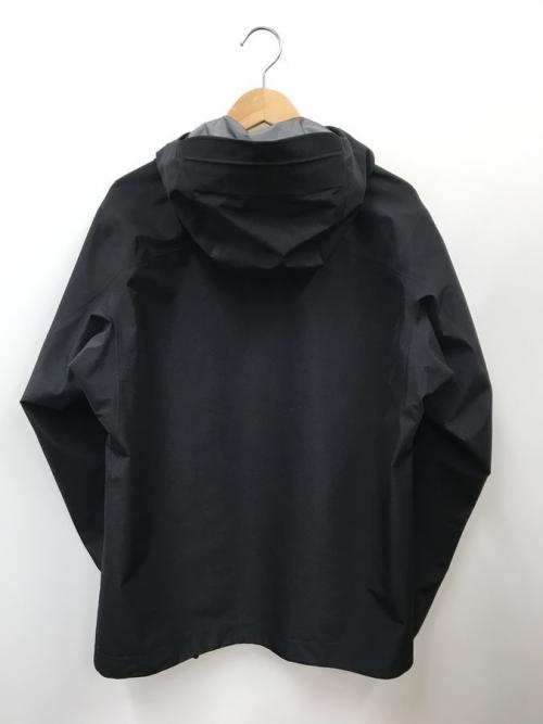 アークテリクス ヴェイランスのマウンテンパーカー