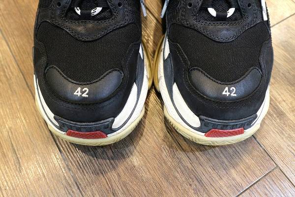 緊急入荷!!!!!!】BALENCIAGA(バレンシアガ)Triple-S 18SSのご 緊急入荷!!!!!!】BALENCIAGA(バレンシアガ)Triple-S 18SSのご