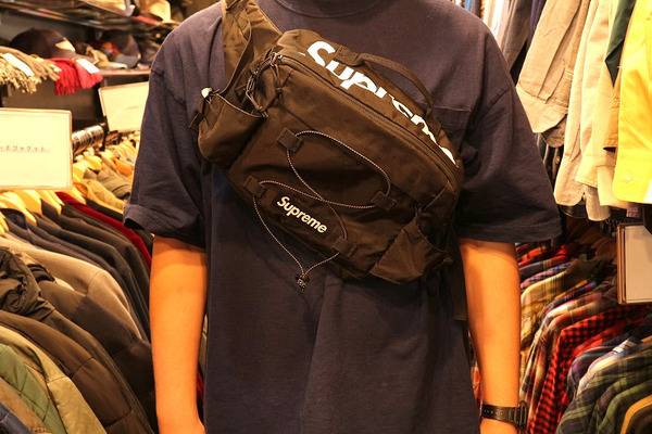お見逃しなく✌️ Supreme ボディバッグ 2018 ショルダー 希少 Supreme シュプリーム ショルダーバッグ 18SS Waist Bag
