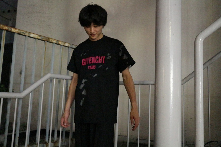 GIVENCHY デストロイ Tシャツ