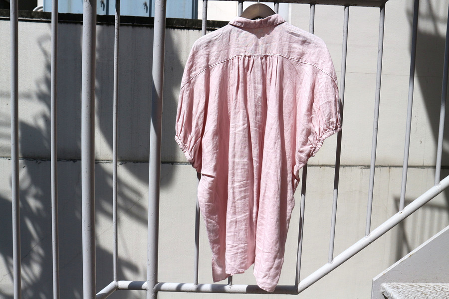 nest Robe/ネストローブ】リネンパフィーブラウスが入荷しております