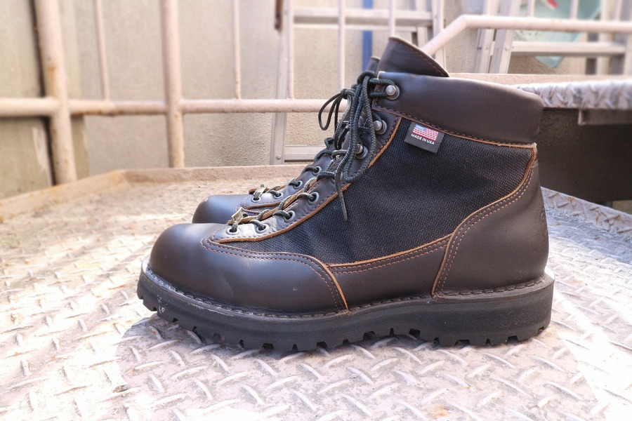 Amazon | DANNER ダナー ブーツ DANNER LIGHT III ダナーライト3 BLACK/BLACK（33221 FW13） |  ブーツ・ブーティ
