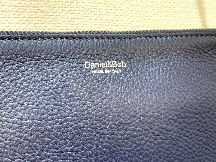 Daniel&Bob/ダニエル&ボブ】からシュリンクレザー2wayミニショルダー