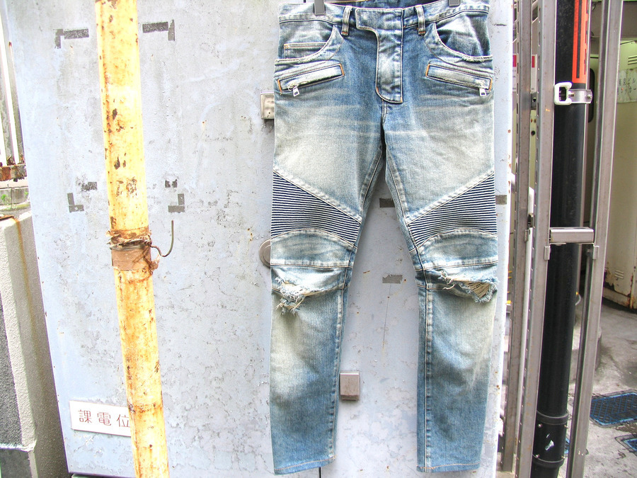 再再販 バルマンオム BALMAIN 09AWコーティングバイカーデニムパンツ
