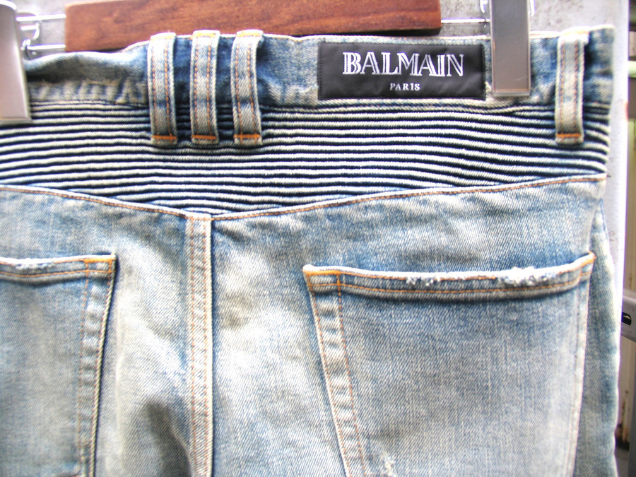 BALMAIN/バルマン】からクラッシュ加工バイカーデニムパンツが入荷