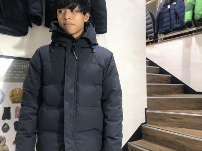 「インポートブランドのCANADA GOOSE 」