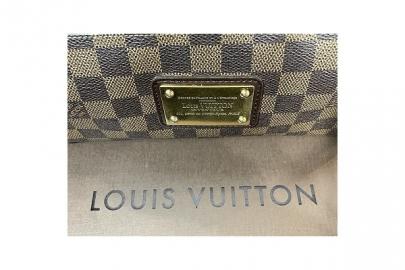 「ラグジュアリーブランドのLOUIS VUITTON 　 」