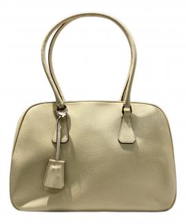 「ラグジュアリーブランドのPRADA 」