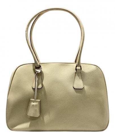 「ラグジュアリーブランドのPRADA 」