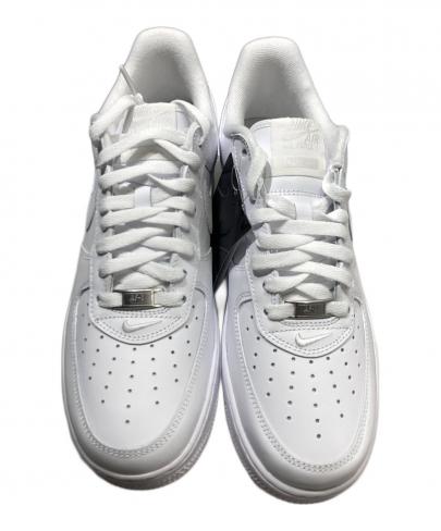 「スニーカーのNIKE × SUPREME 」