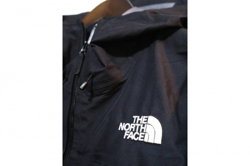 ノースフェイスのシュプリーム