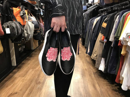 ワイスリーのアディダス