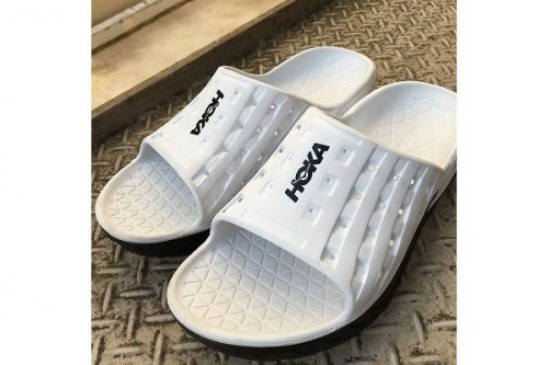 HOKA ONE ONEのサンダル