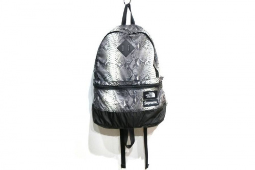 ストリートブランドのシュプリーム