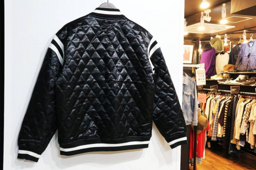 シュプリームのナイキ