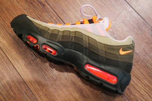 シュプリームの古着買取