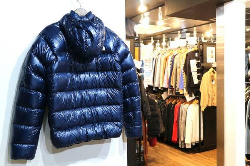 ノースフェイスのシュプリーム