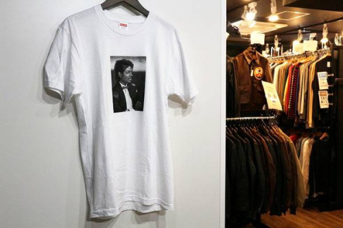 ストリートブランドのシュプリーム