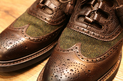 ウィングチップシューズの箱、布袋付き