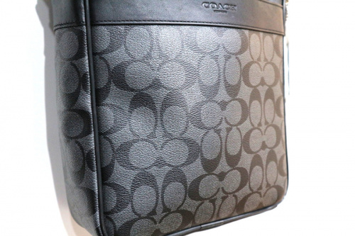 ショルダーバッグのメンズ