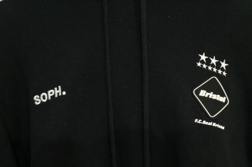 エフシーアールビーのパーカー